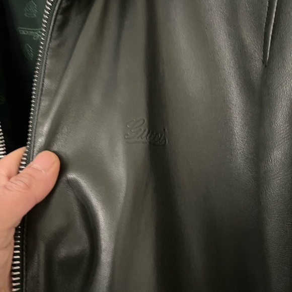 Basically brand new Gucci jacket come with dust bag - Picture 5 of 5